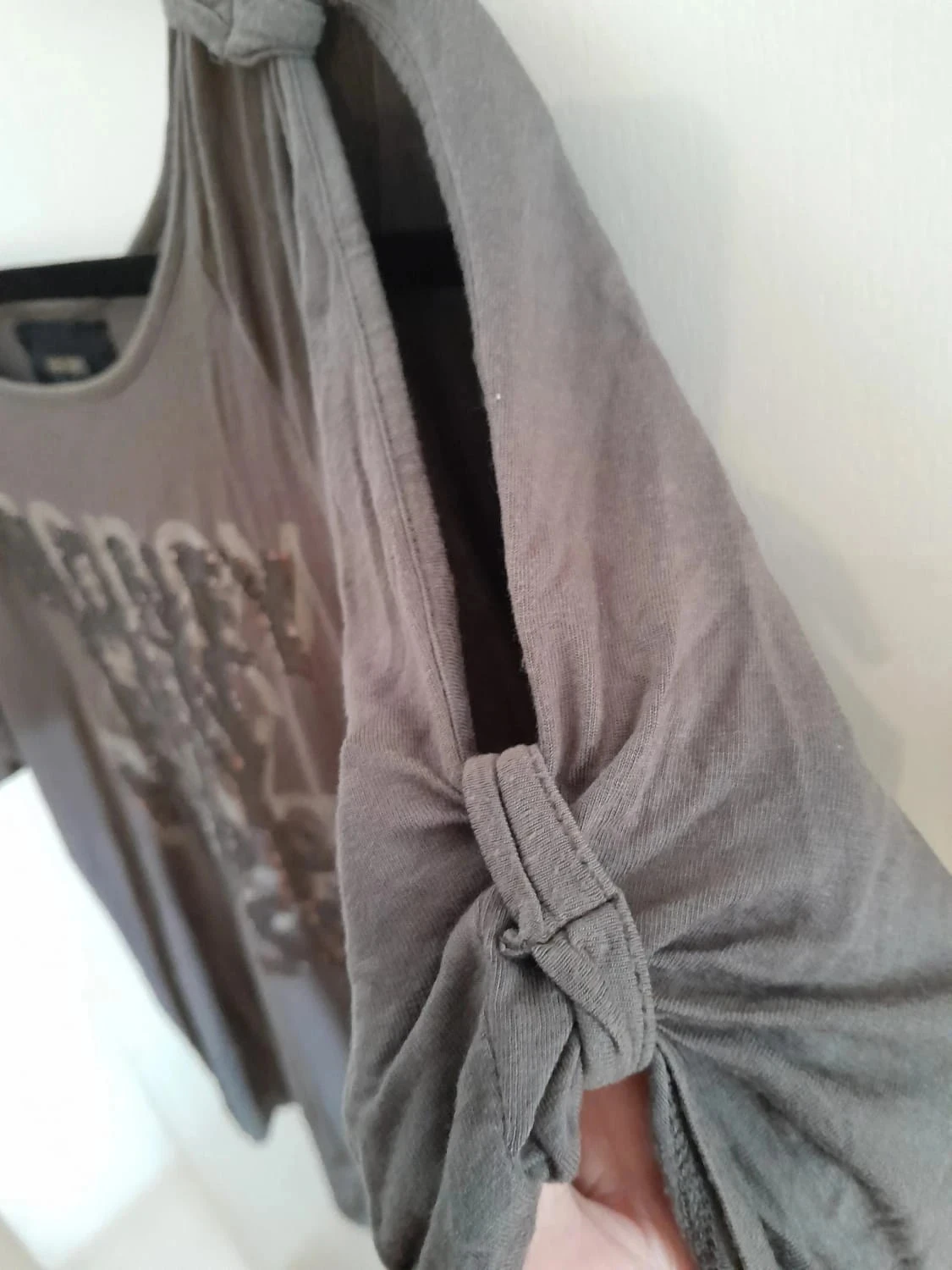T-shirt caqui com estampa, com lantejoulas, Tamanho M, Marca Zara Basic – photo 4